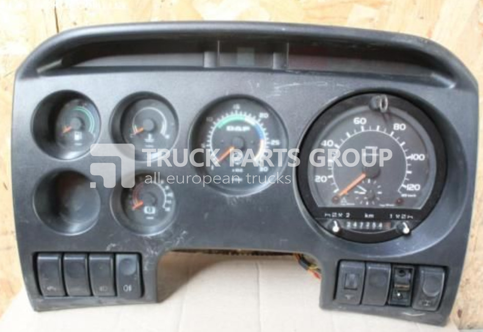 DAF 95XF 1554, DIP-4 95 XF EURO3, EURO2, instrument panel, instrumen dashboard - Painel de instrumentos para Camião: foto 1 DAF 95XF 1554, DIP-4 95 XF EURO3, EURO2, instrument panel, instrumen dashboard - Painel de instrumentos para Camião: foto 1