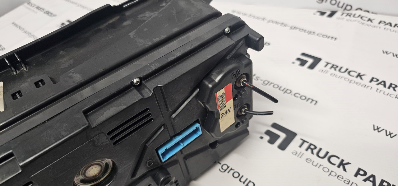 VOLVO FH12, combination kit, instrument panel, dashboard 20739274 - Painel de instrumentos para Camião: foto 3 VOLVO FH12, combination kit, instrument panel, dashboard 20739274 - Painel de instrumentos para Camião: foto 3