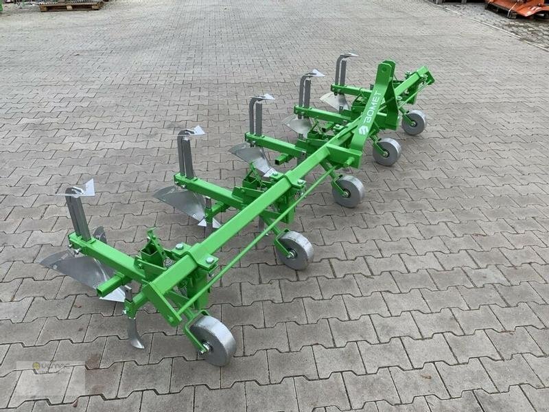 BOMET Kartoffelhäufler Bomet P475/1 4reihig Norma Häufler Kartoffel NEU - Maquina para lavrar a terra: foto 3 BOMET Kartoffelhäufler Bomet P475/1 4reihig Norma Häufler Kartoffel NEU - Maquina para lavrar a terra: foto 3