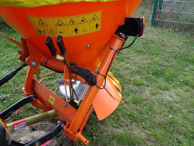 Vemac Profi 400 Liter Streuer Salzstreuer hydraulisch Neu - Espalhador de areia/ Sal: foto 4 Vemac Profi 400 Liter Streuer Salzstreuer hydraulisch Neu - Espalhador de areia/ Sal: foto 4
