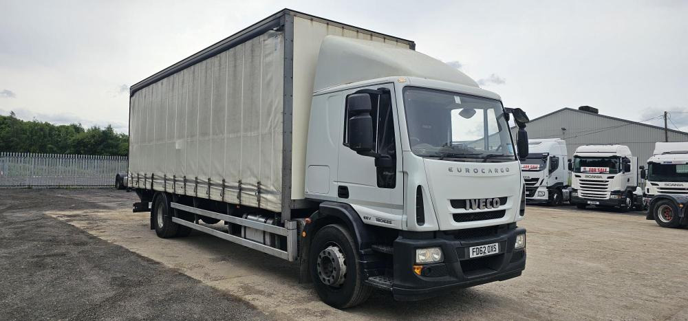Iveco 18 ton curtain tail lift - Camião de lona: foto 1 Iveco 18 ton curtain tail lift - Camião de lona: foto 1