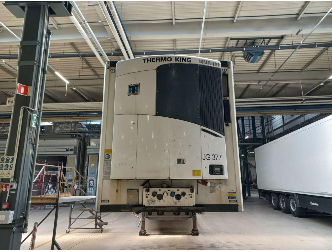 2018 Krone SDR Double Deck Cool Liner FP45 ThermoKing SLXi 300 Lifting Axle - Semi-reboque frigorífico: foto 4 2018 Krone SDR Double Deck Cool Liner FP45 ThermoKing SLXi 300 Lifting Axle - Semi-reboque frigorífico: foto 4