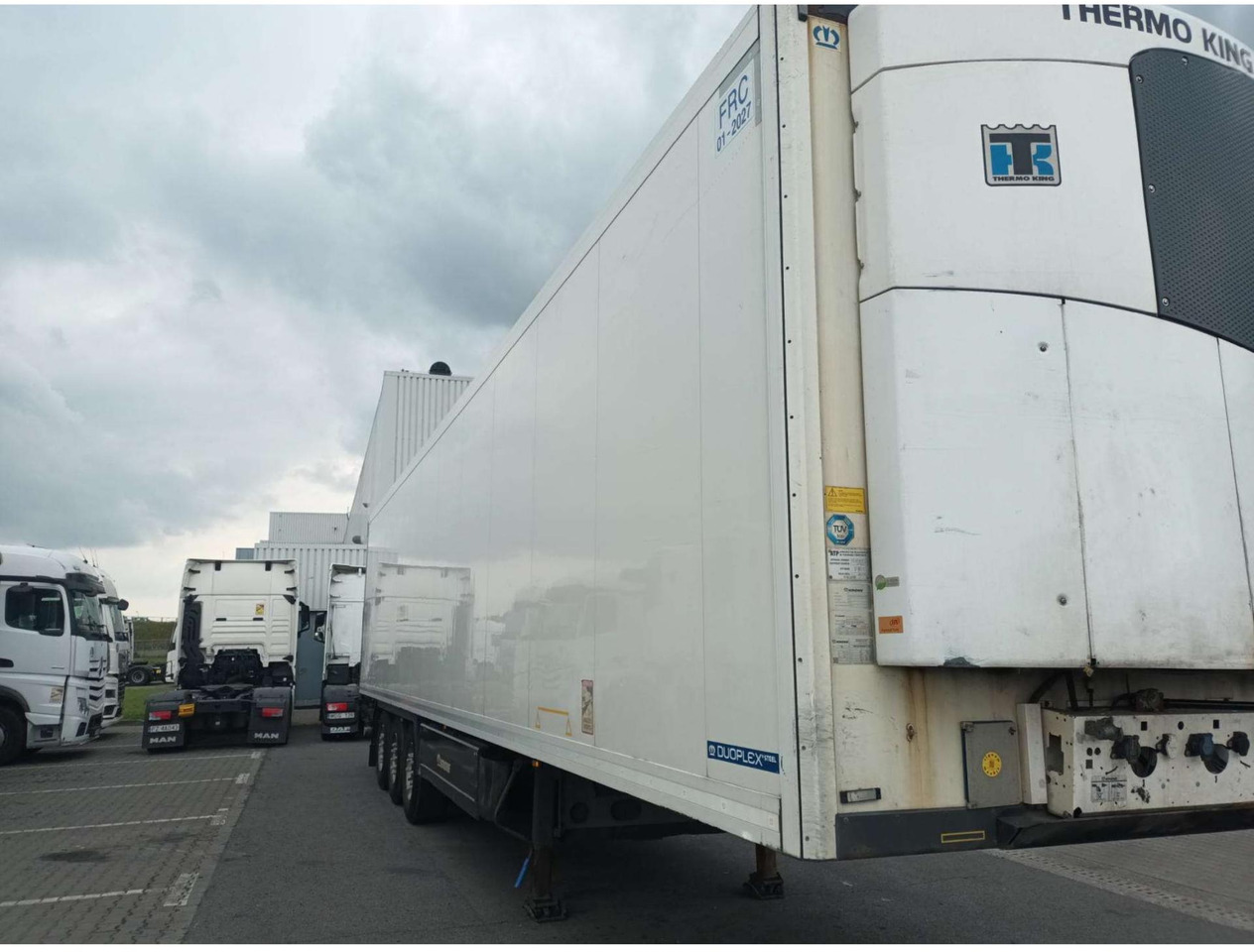 2018 Krone SDR Double Deck Cool Liner FP45 ThermoKing SLXi 300 Lifting Axle - Semi-reboque frigorífico: foto 4 2018 Krone SDR Double Deck Cool Liner FP45 ThermoKing SLXi 300 Lifting Axle - Semi-reboque frigorífico: foto 4
