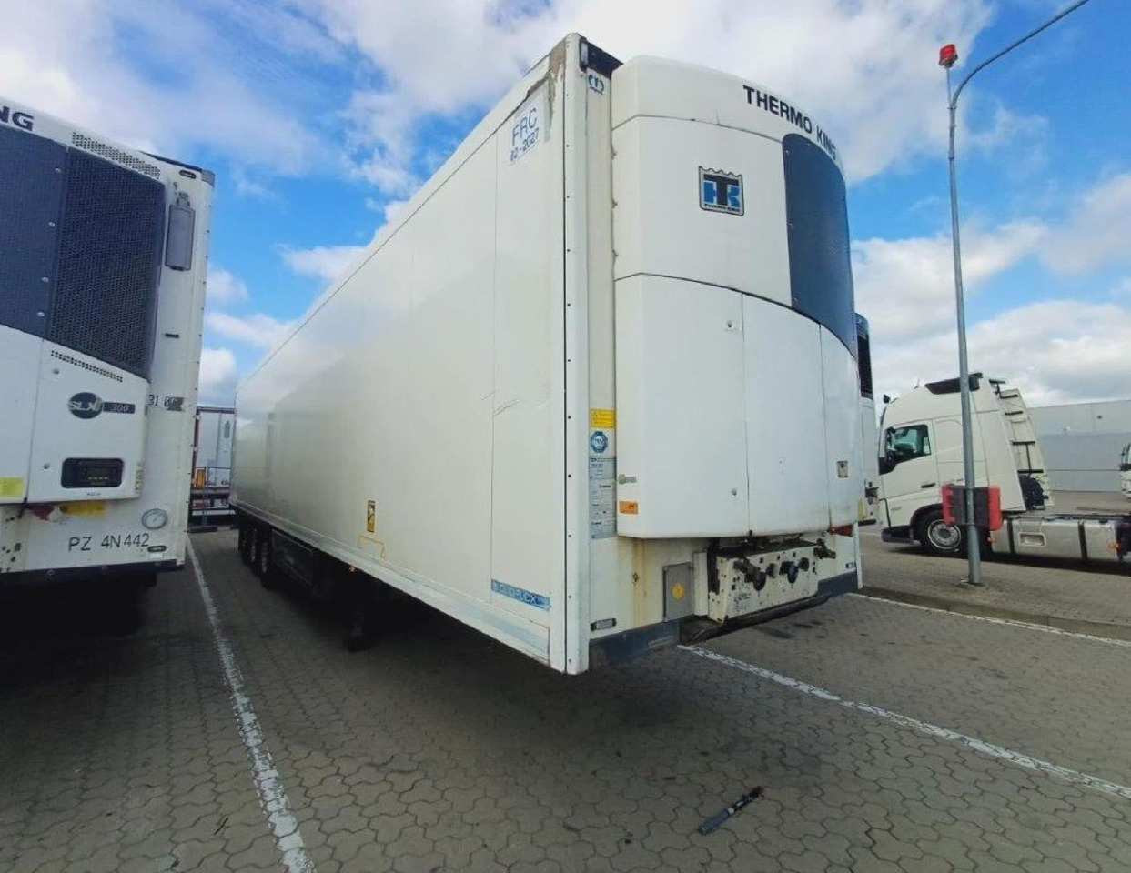 2018 Krone SDR Double Deck Cool Liner FP45 ThermoKing SLXi 300 Lifting Axle - Semi-reboque frigorífico: foto 2 2018 Krone SDR Double Deck Cool Liner FP45 ThermoKing SLXi 300 Lifting Axle - Semi-reboque frigorífico: foto 2
