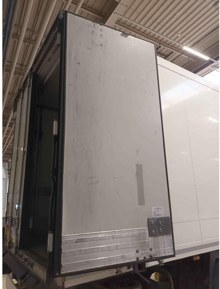 2018 Krone SDR Double Deck Cool Liner FP45 ThermoKing SLXi 300 Lifting Axle - Semi-reboque frigorífico: foto 5 2018 Krone SDR Double Deck Cool Liner FP45 ThermoKing SLXi 300 Lifting Axle - Semi-reboque frigorífico: foto 5