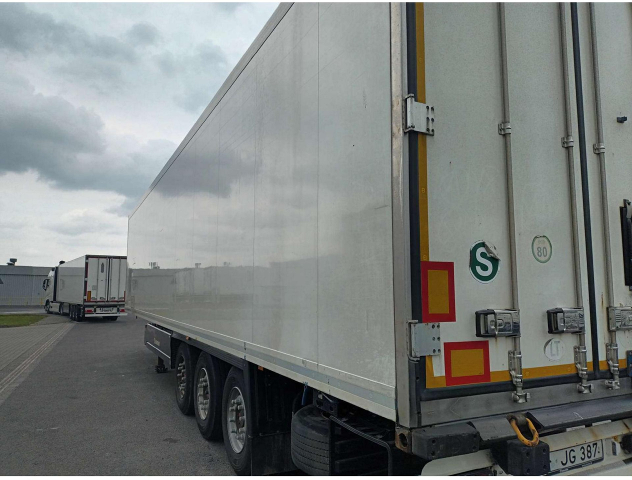 2018 Krone SDR Double Deck Cool Liner FP45 ThermoKing SLXi 300 Lifting Axle - Semi-reboque frigorífico: foto 5 2018 Krone SDR Double Deck Cool Liner FP45 ThermoKing SLXi 300 Lifting Axle - Semi-reboque frigorífico: foto 5