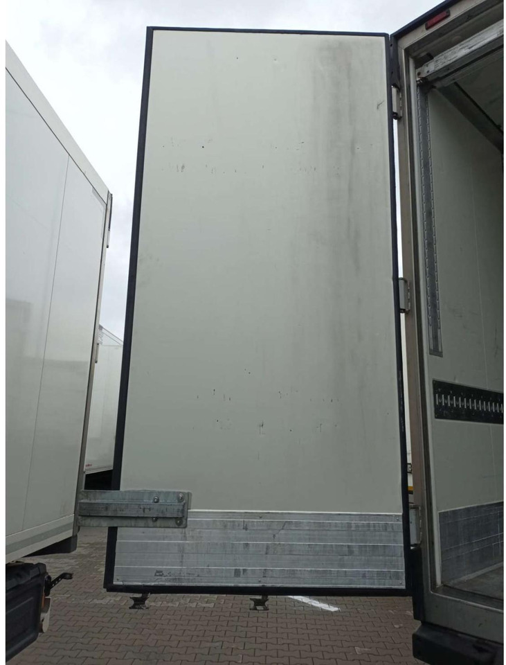 2018 Krone SDR Double Deck Cool Liner FP60 ThermoKing SLXi 300 Lifting Axle - Semi-reboque frigorífico: foto 4 2018 Krone SDR Double Deck Cool Liner FP60 ThermoKing SLXi 300 Lifting Axle - Semi-reboque frigorífico: foto 4