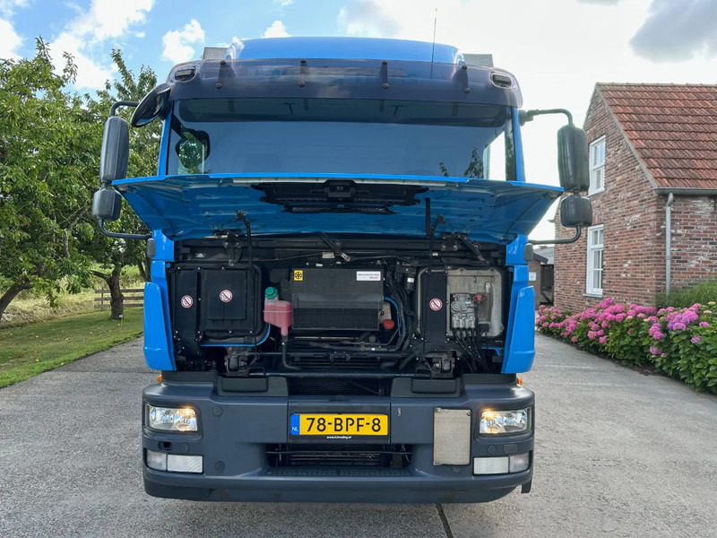 MAN TGM 15.250 / NL TRUCK / EURO 5 / SLIDING ROOF / BOX + TAILLIFT / FULL AIR / NAVI - Camião furgão: foto 3 MAN TGM 15.250 / NL TRUCK / EURO 5 / SLIDING ROOF / BOX + TAILLIFT / FULL AIR / NAVI - Camião furgão: foto 3