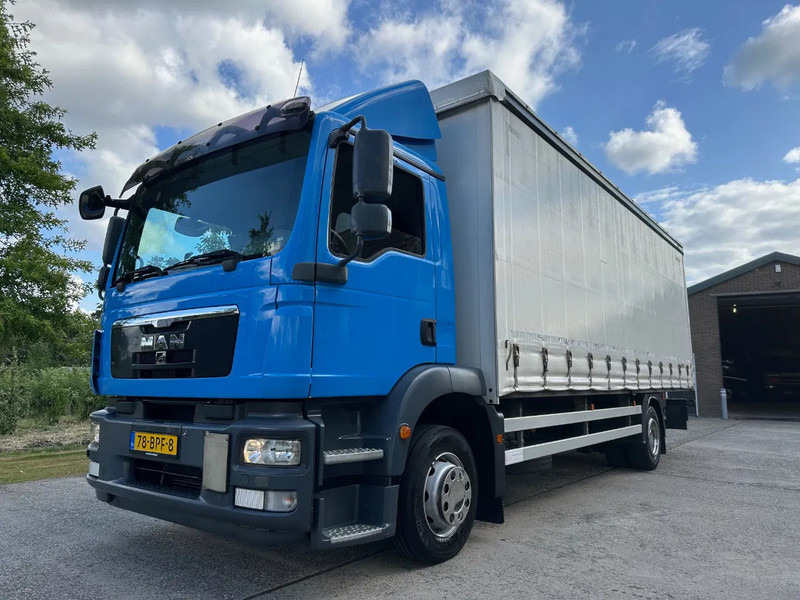 MAN TGM 15.250 / NL TRUCK / EURO 5 / SLIDING ROOF / BOX + TAILLIFT / FULL AIR / NAVI - Camião furgão: foto 1 MAN TGM 15.250 / NL TRUCK / EURO 5 / SLIDING ROOF / BOX + TAILLIFT / FULL AIR / NAVI - Camião furgão: foto 1