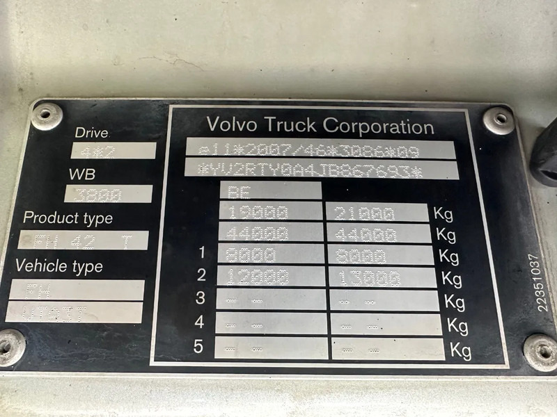 Volvo FH 460 / GLOBETROTTER / EURO 6 / I-Shift / HYDRAULIC / FULL AIR / NEW TACHO - Tractor: foto 4 Volvo FH 460 / GLOBETROTTER / EURO 6 / I-Shift / HYDRAULIC / FULL AIR / NEW TACHO - Tractor: foto 4