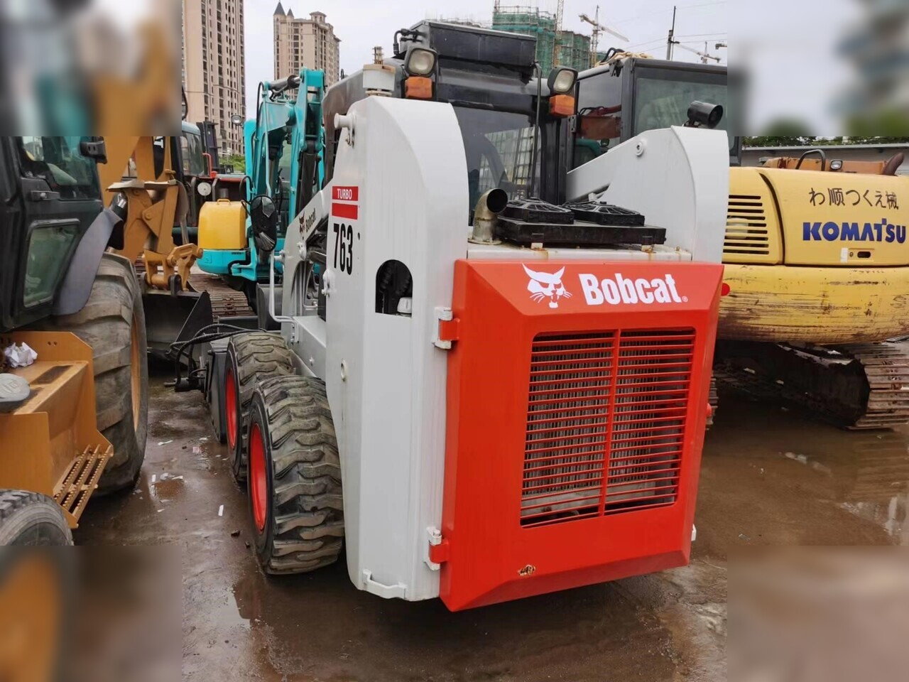 BOBCAT 763 - Mini pá carregadora: foto 1 BOBCAT 763 - Mini pá carregadora: foto 1