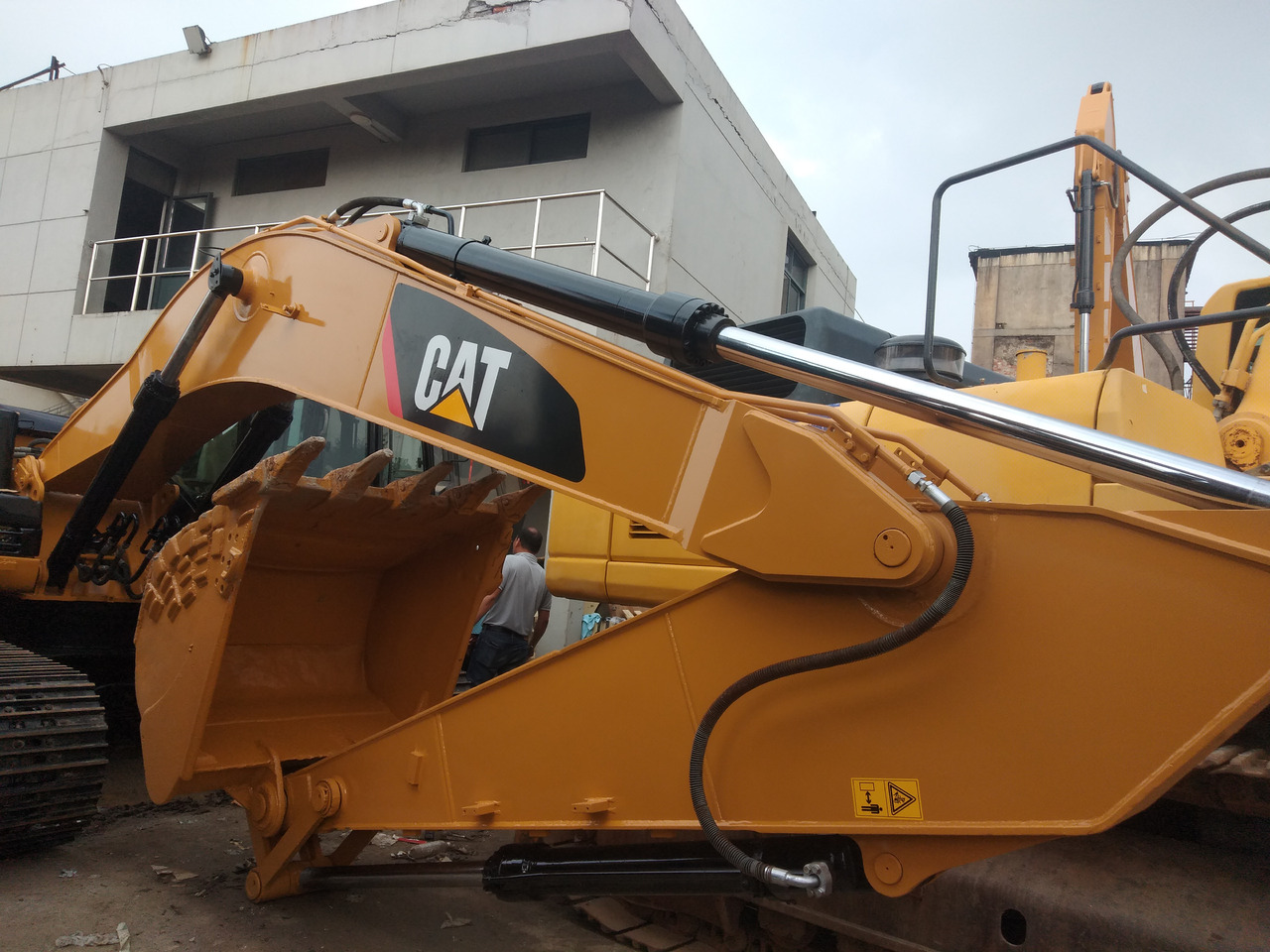 CATERPILLAR 323DL - Escavadora de rastos: foto 5 CATERPILLAR 323DL - Escavadora de rastos: foto 5