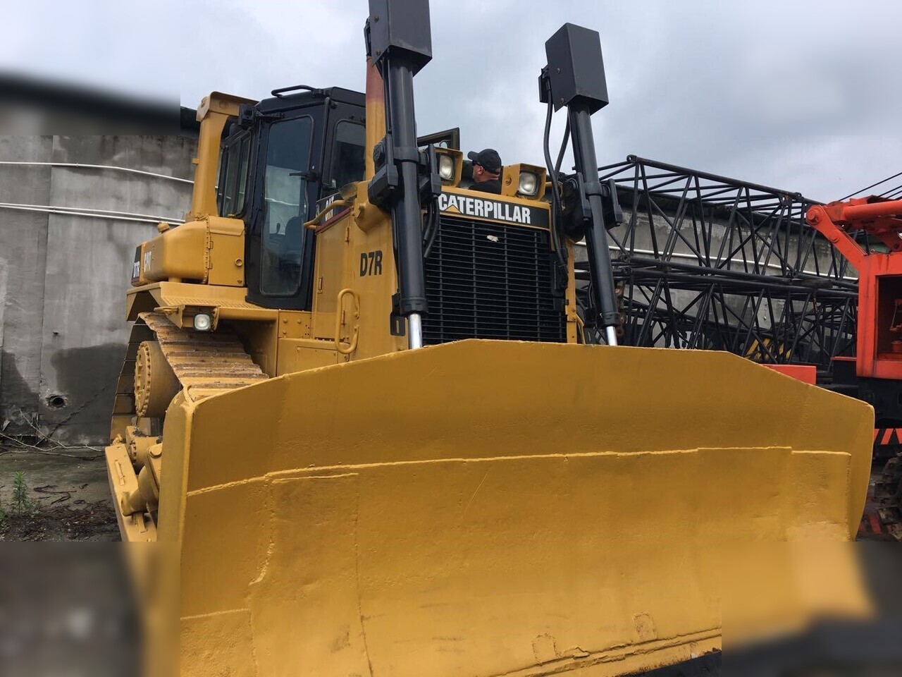 CATERPILLAR D7R - Buldôzer: foto 2 CATERPILLAR D7R - Buldôzer: foto 2