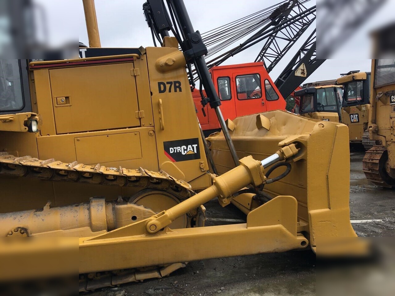 CATERPILLAR D7R - Buldôzer: foto 5 CATERPILLAR D7R - Buldôzer: foto 5