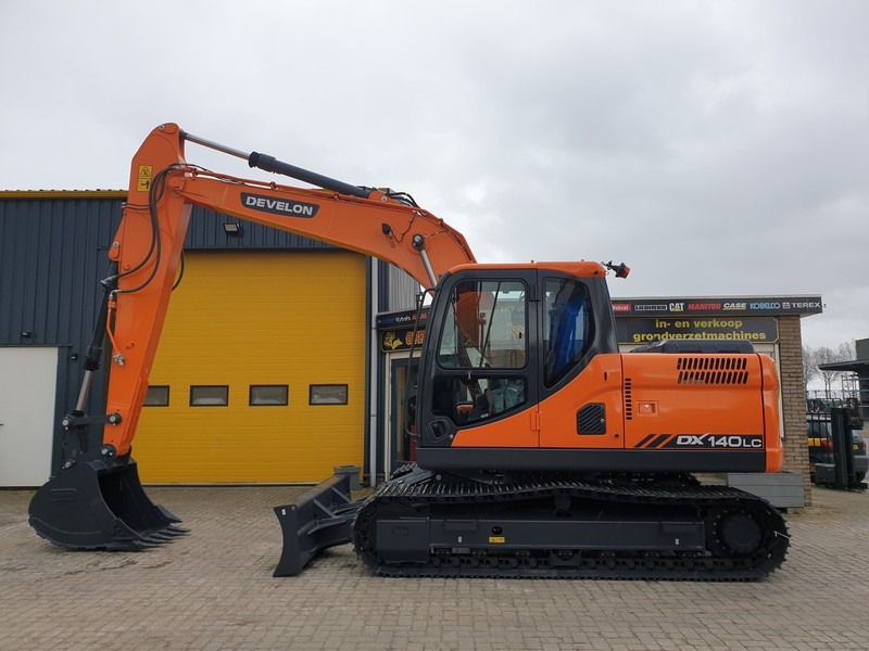 Escavadora de rastos novo Develon DX140LC: foto 1