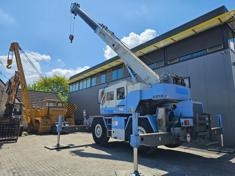 Tadano TR250E - Grua todo o terreno: foto 2 Tadano TR250E - Grua todo o terreno: foto 2