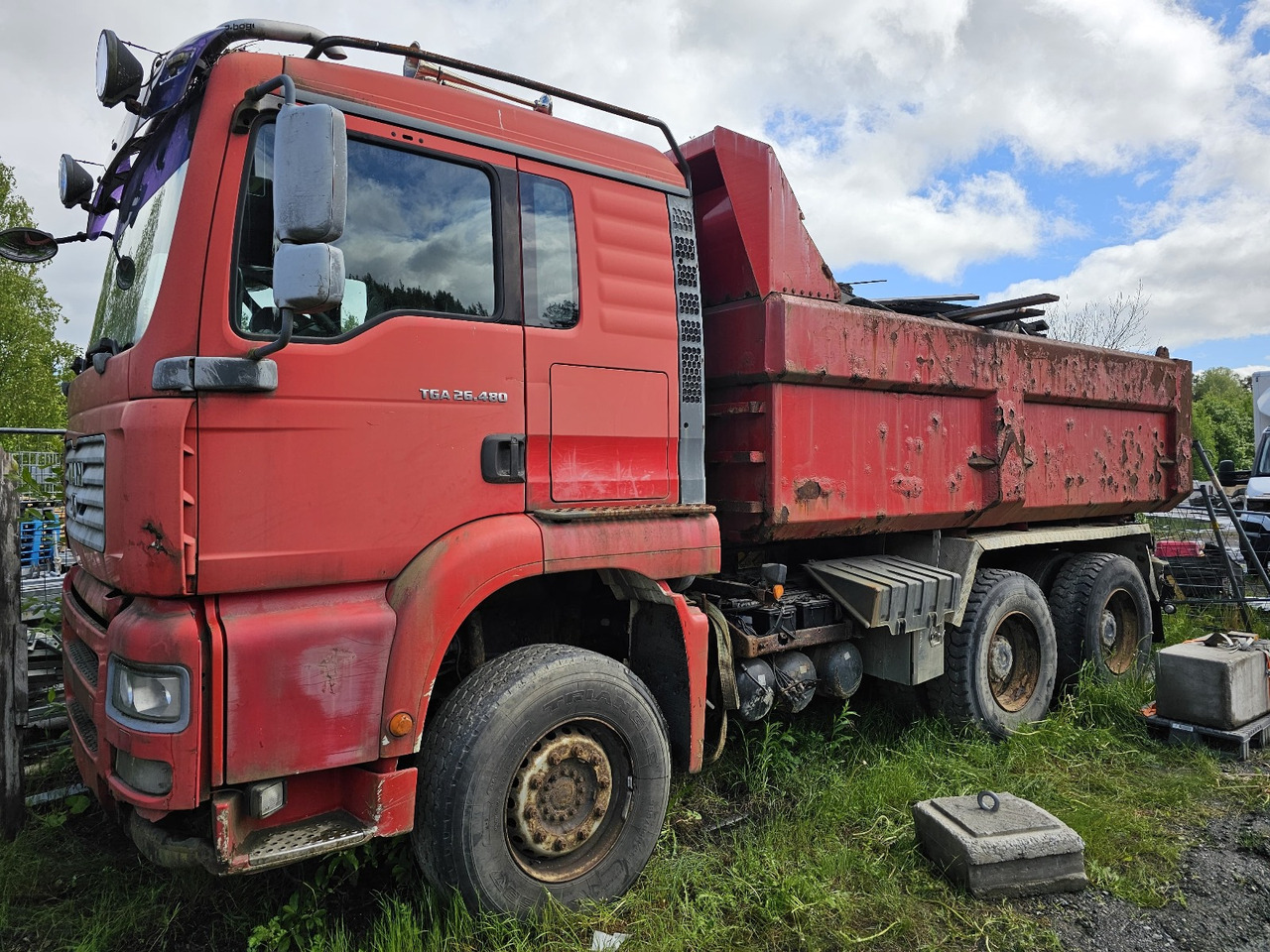 MAN TGA 26.480 6x4 Manual Full Steel - Camião basculante: foto 1 MAN TGA 26.480 6x4 Manual Full Steel - Camião basculante: foto 1