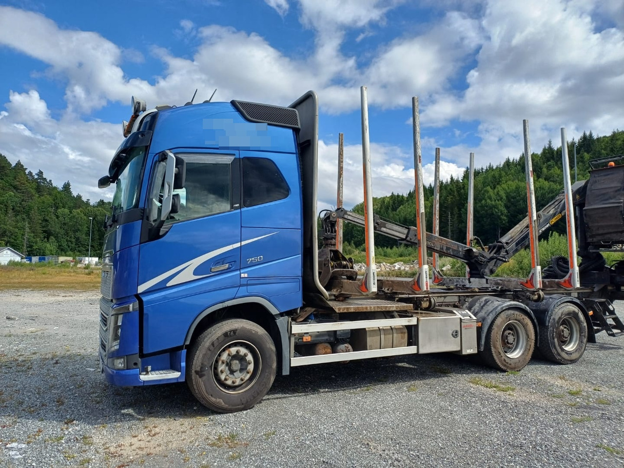 Volvo FH16 750 - Camião de transporte de madeira, Camião grua: foto 1 Volvo FH16 750 - Camião de transporte de madeira, Camião grua: foto 1