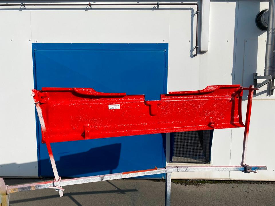 MAN Lions City A21 Heckstoßstange mit AHK Ausschnitt Lackiert UNI-Wunschfarbton OE 88732035011 / 88.73203-5011 *INKL.19% MWST* - Para-choque para Ônibus: foto 2 MAN Lions City A21 Heckstoßstange mit AHK Ausschnitt Lackiert UNI-Wunschfarbton OE 88732035011 / 88.73203-5011 *INKL.19% MWST* - Para-choque para Ônibus: foto 2