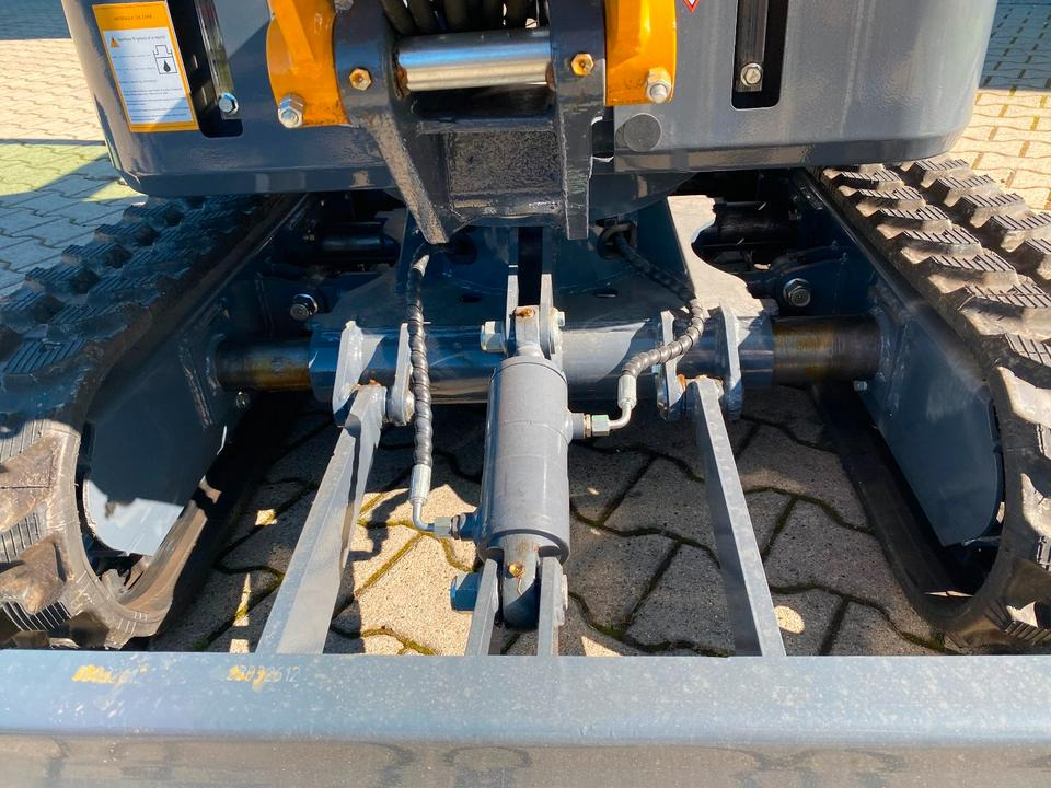 Mini escavadeira Minibagger BK1250KSR inkl. Schaufelpaket *INKL.19% MWST*KUBOTA*SCHWENKARM*VERSTELLFAHRW*SOFORT!*: foto 13 Mini escavadeira Minibagger BK1250KSR inkl. Schaufelpaket *INKL.19% MWST*KUBOTA*SCHWENKARM*VERSTELLFAHRW*SOFORT!*: foto 13