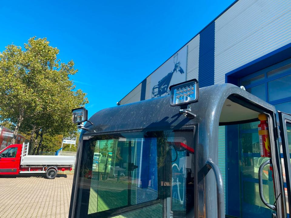 Mini escavadeira Minibagger BK1250KSR inkl. Schaufelpaket *INKL.19% MWST*KUBOTA*SCHWENKARM*VERSTELLFAHRW*SOFORT!*: foto 6 Mini escavadeira Minibagger BK1250KSR inkl. Schaufelpaket *INKL.19% MWST*KUBOTA*SCHWENKARM*VERSTELLFAHRW*SOFORT!*: foto 6