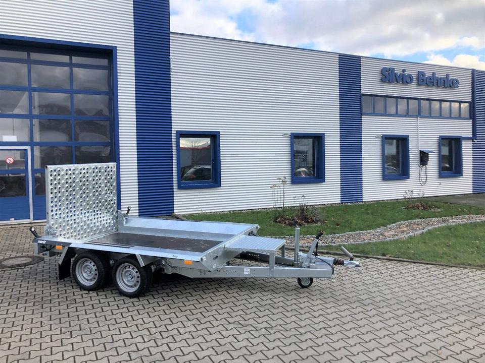 Vermietung / Tieflader 2700KG / Anhänger / ab 3 Tage / Auffahrrampe / Schaufelablage - Reboque porta máquinas: foto 1 Vermietung / Tieflader 2700KG / Anhänger / ab 3 Tage / Auffahrrampe / Schaufelablage - Reboque porta máquinas: foto 1