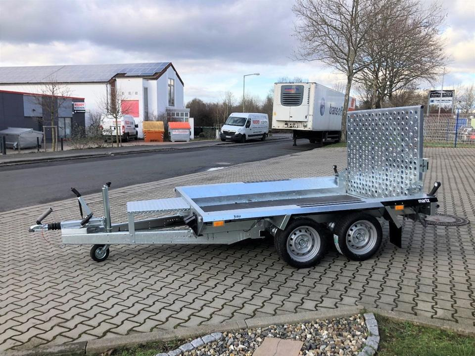Vermietung / Tieflader 2700KG / Anhänger / ab 3 Tage / Auffahrrampe / Schaufelablage - Reboque porta máquinas: foto 5 Vermietung / Tieflader 2700KG / Anhänger / ab 3 Tage / Auffahrrampe / Schaufelablage - Reboque porta máquinas: foto 5