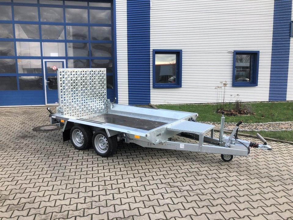 Vermietung / Tieflader 2700KG / Anhänger / ab 3 Tage / Auffahrrampe / Schaufelablage - Reboque porta máquinas: foto 2 Vermietung / Tieflader 2700KG / Anhänger / ab 3 Tage / Auffahrrampe / Schaufelablage - Reboque porta máquinas: foto 2