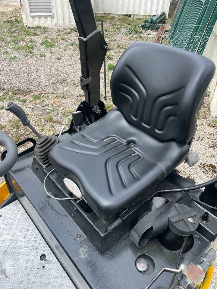 Compactador de asfalto Bomag BW 120 AD-4: foto 8