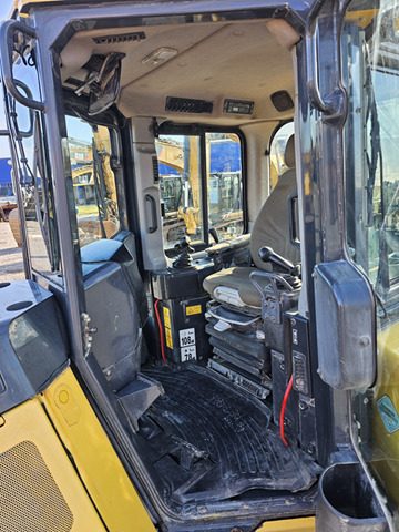 Locação financeira de KOMATSU D65WX-17 KOMATSU D65WX-17: foto 7 Locação financeira de KOMATSU D65WX-17 KOMATSU D65WX-17: foto 7