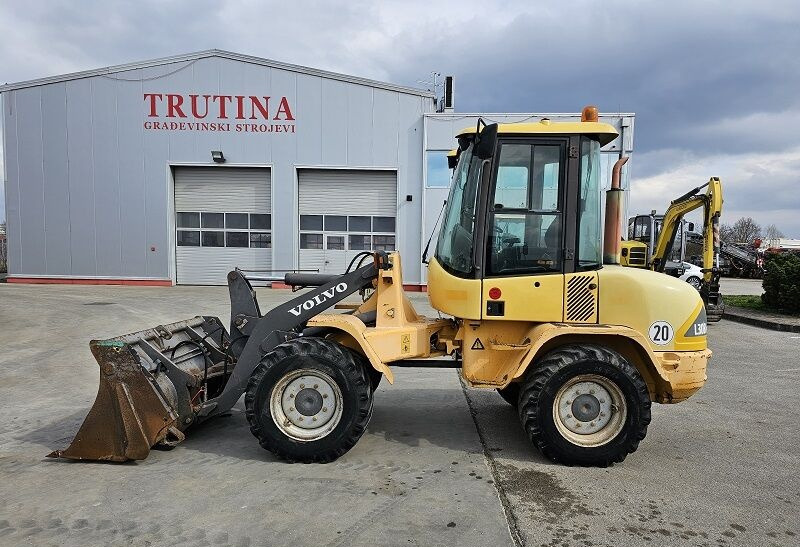 Volvo L30B - Pá carregadora: foto 1 Volvo L30B - Pá carregadora: foto 1