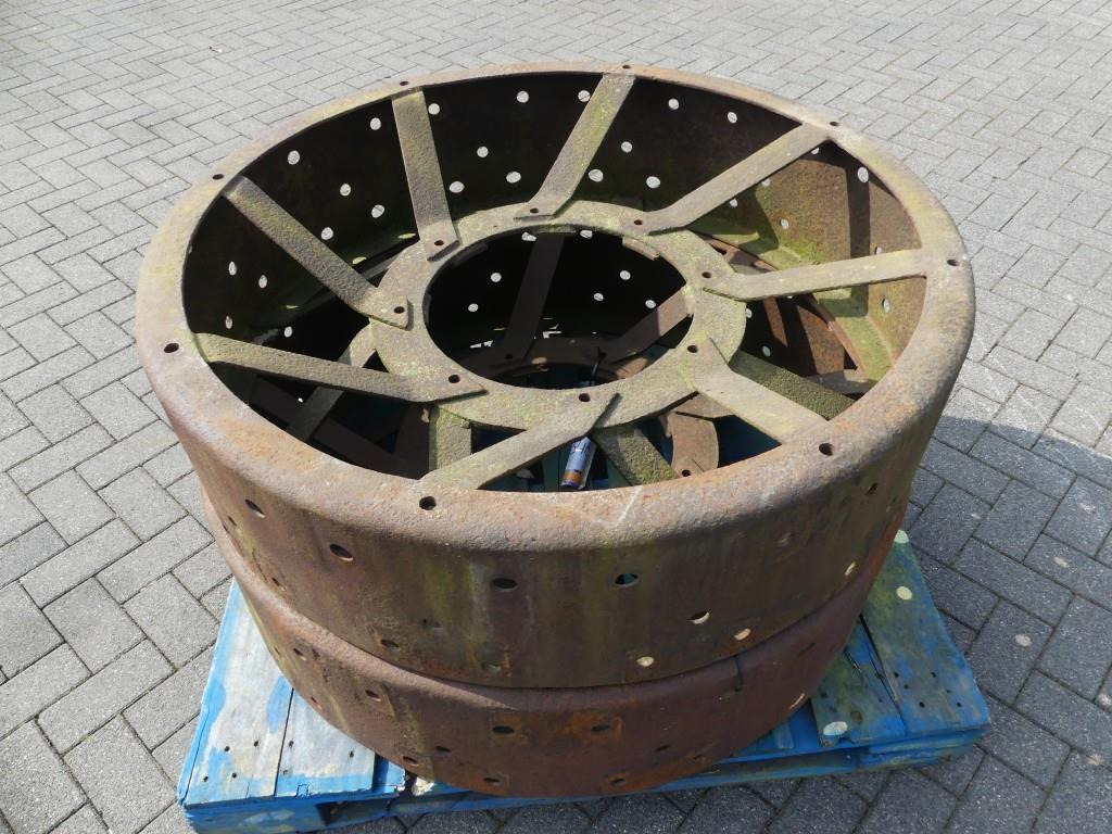 Jantes e pneus para Máquina agrícola Lanz Bulldog steel wheels 104 cm: foto 1