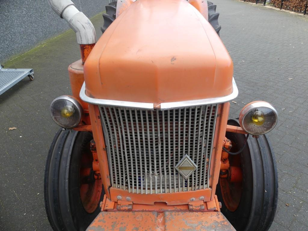 Trator Renault Super 7 Vineyard: foto 25