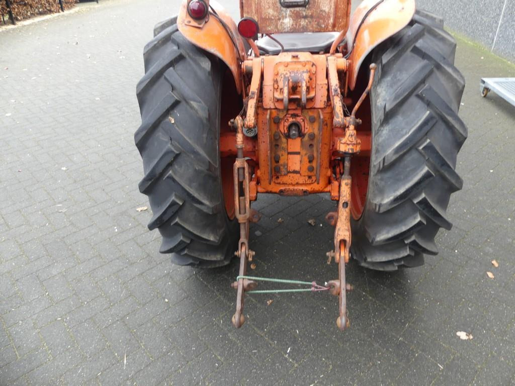 Renault Super 7 Vineyard - Trator: foto 5 Renault Super 7 Vineyard - Trator: foto 5