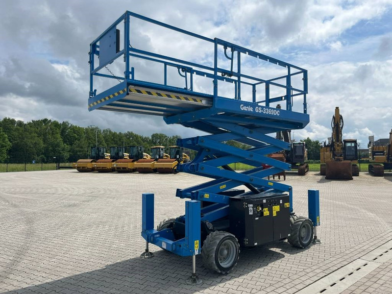 Genie GS 3369 DC - Plataforma de Tijera/ Plataforma de tesoura: foto 1 Genie GS 3369 DC - Plataforma de Tijera/ Plataforma de tesoura: foto 1