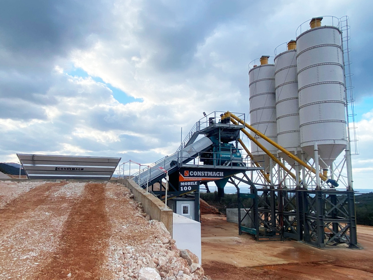 Constmach 100 m³/h Mobile Concrete Batching Plant - Central de betão: foto 2 Constmach 100 m³/h Mobile Concrete Batching Plant - Central de betão: foto 2