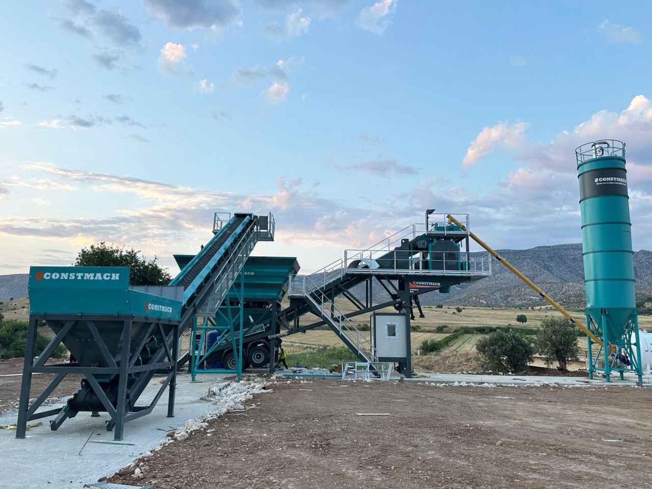 Constmach 60 m³/h Portable Concrete Batching Plant - Central de betão: foto 2 Constmach 60 m³/h Portable Concrete Batching Plant - Central de betão: foto 2