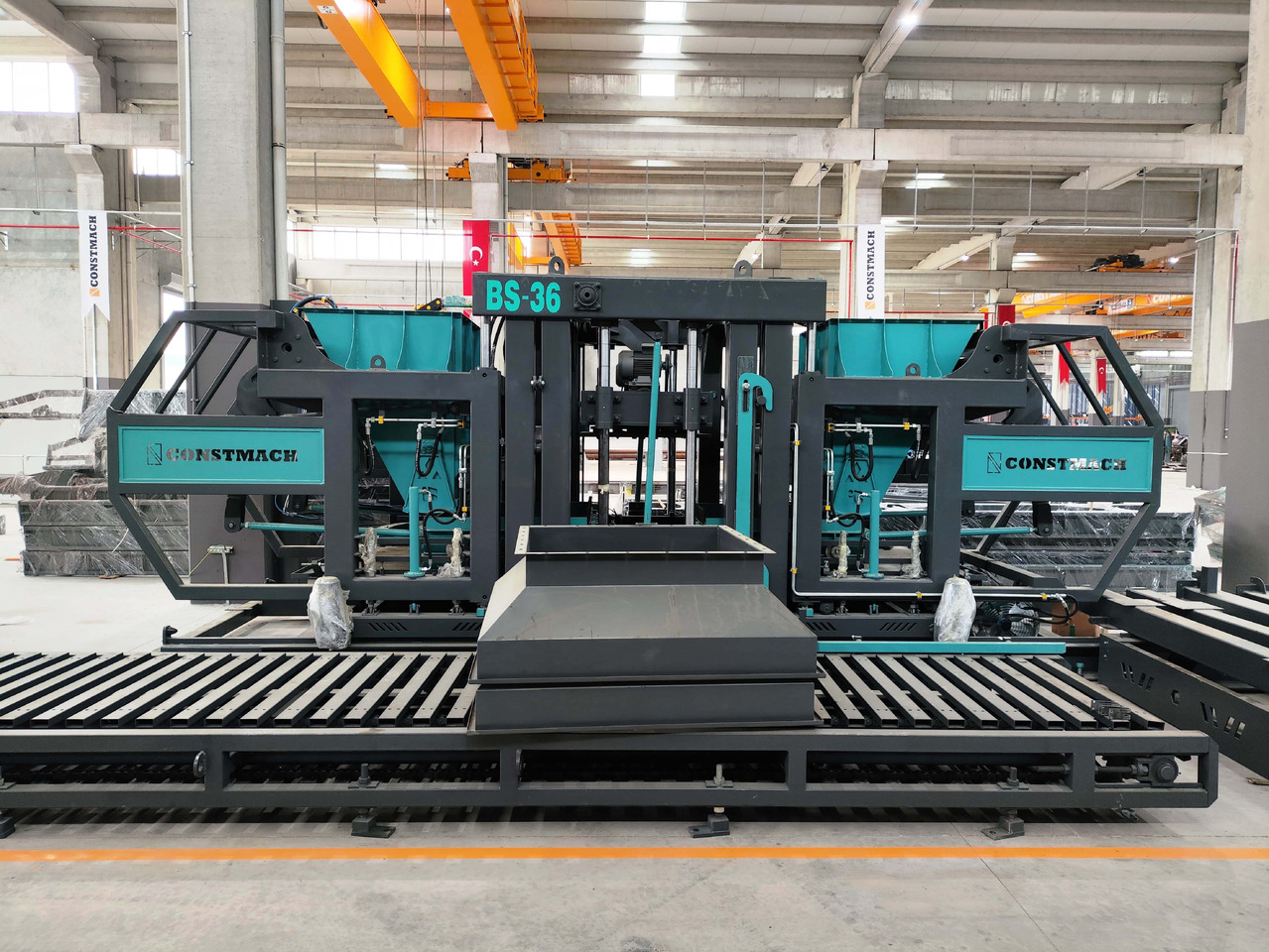 Constmach BS-20 Concrete Block Making Machine 2 Year Warranty - Máquina de fazer bloco: foto 3 Constmach BS-20 Concrete Block Making Machine 2 Year Warranty - Máquina de fazer bloco: foto 3