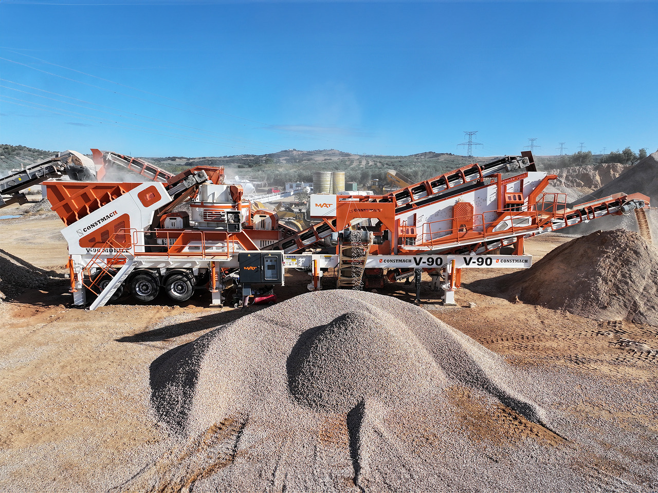 Constmach Concasseur À Impact À Axe Vertical Mobile D'une Capacité De 250 T/H - Britadeira móvel: foto 1 Constmach Concasseur À Impact À Axe Vertical Mobile D'une Capacité De 250 T/H - Britadeira móvel: foto 1