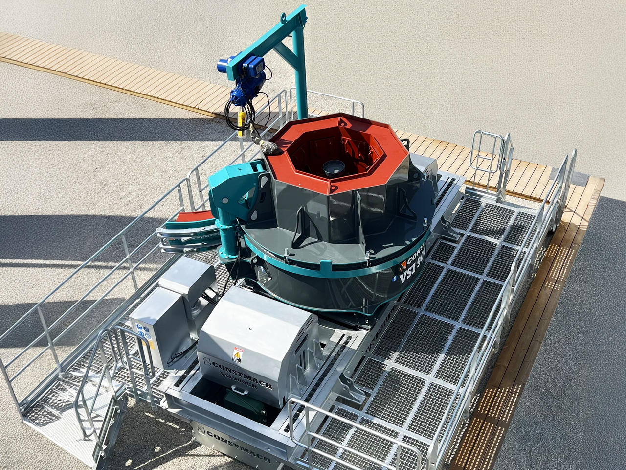 Constmach Concasseur à Percussion à Axe Vertical d'une Capacité de 65 à 400 T/H - Britador de impacto: foto 1 Constmach Concasseur à Percussion à Axe Vertical d'une Capacité de 65 à 400 T/H - Britador de impacto: foto 1