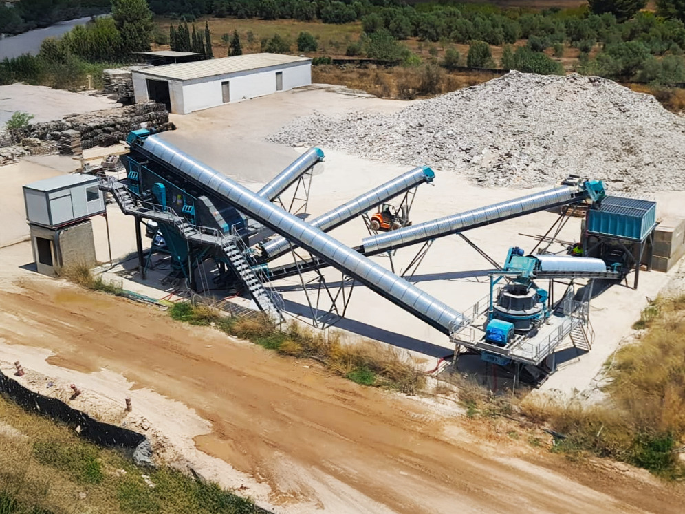 Constmach Stationary Stone Crushing and Screening Plant 50 to 1,000 TPH - Britador: foto 1 Constmach Stationary Stone Crushing and Screening Plant 50 to 1,000 TPH - Britador: foto 1