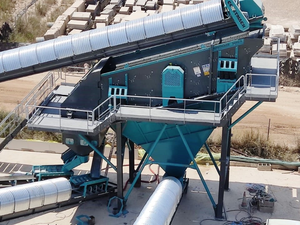 Constmach Systèmes de Cribles Vibrants 2-3-4 Étages 2 ans de Garantie - Peneira vibratória: foto 2 Constmach Systèmes de Cribles Vibrants 2-3-4 Étages 2 ans de Garantie - Peneira vibratória: foto 2