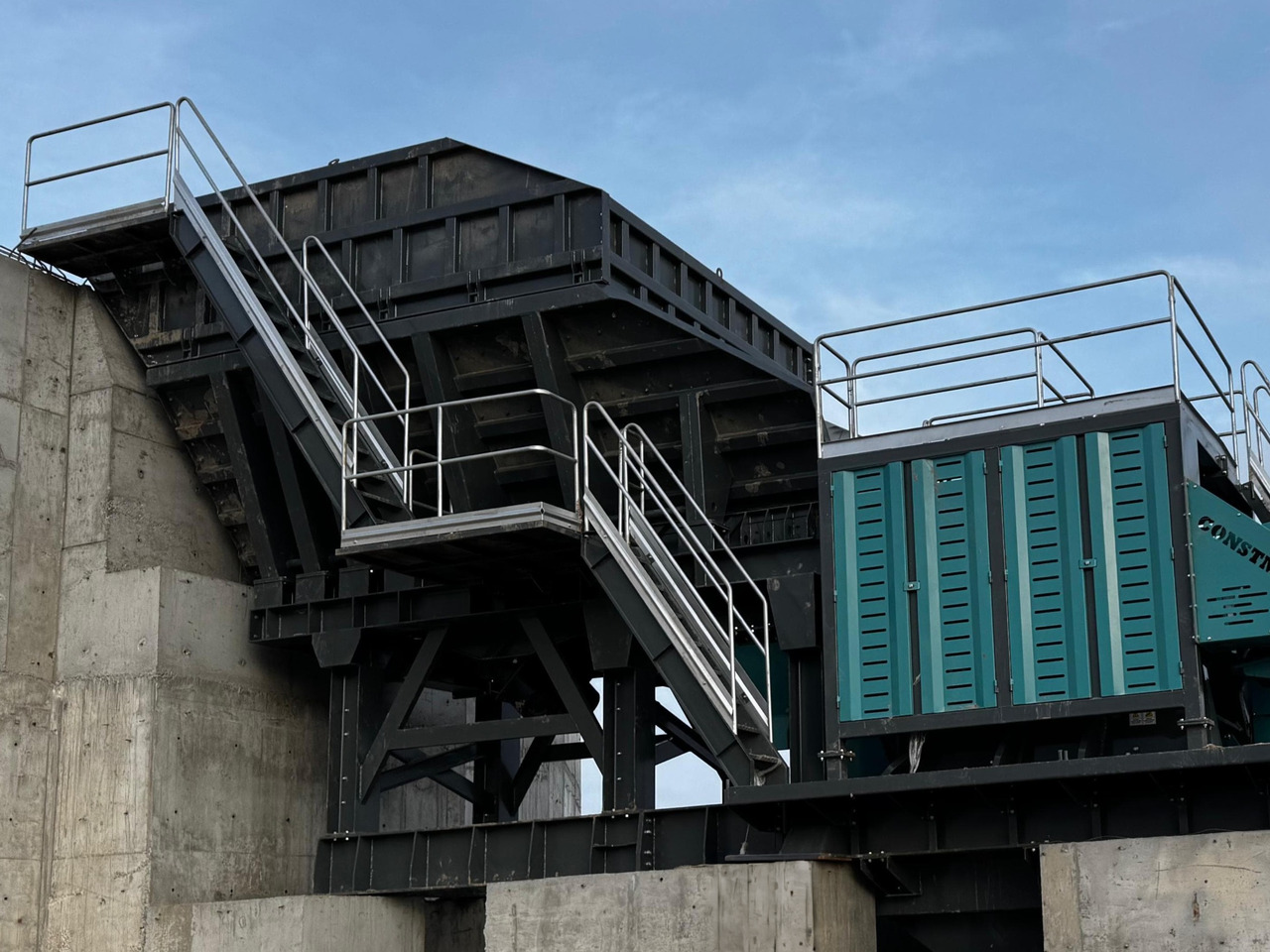 Constmach Vibrating Bunker Feeder In Capacities From 80 To 500 Tons - Máquina de mineração: foto 5 Constmach Vibrating Bunker Feeder In Capacities From 80 To 500 Tons - Máquina de mineração: foto 5