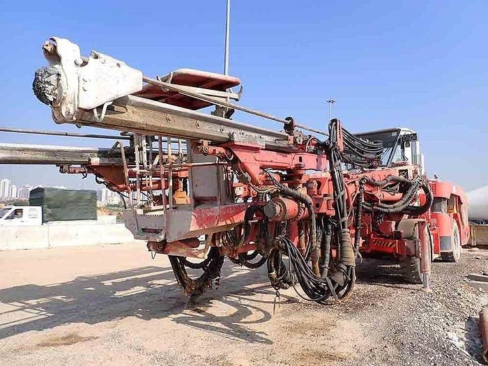 Sandvik DT821 C - Máquina de perfuração: foto 1 Sandvik DT821 C - Máquina de perfuração: foto 1