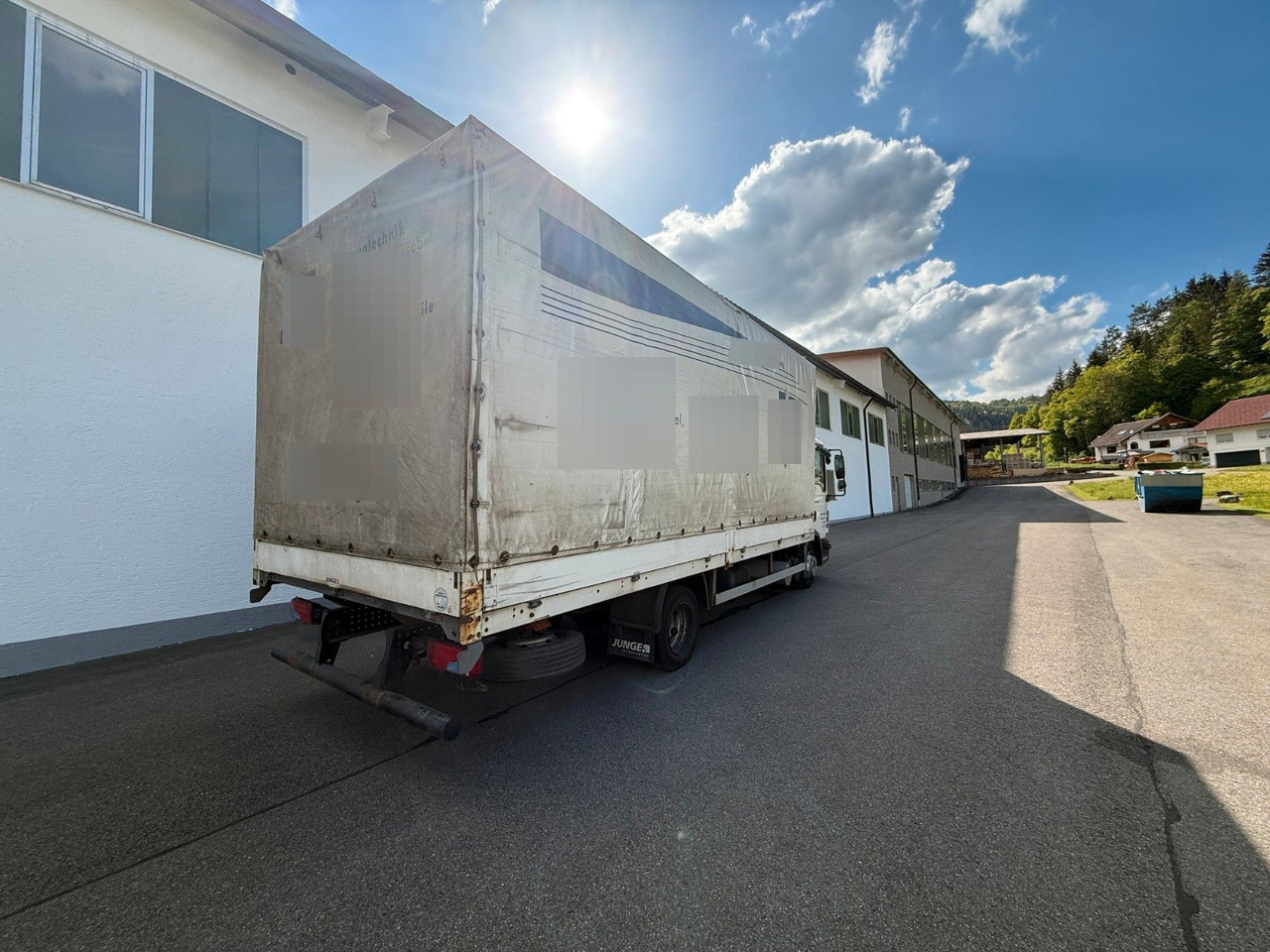 MAN TGL 7.180 - Carrinha de lona: foto 2 MAN TGL 7.180 - Carrinha de lona: foto 2