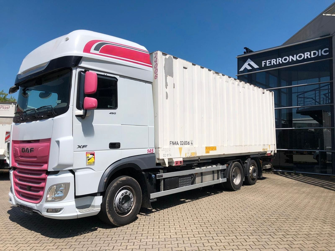 DAF XF450 SSC Lenk/Lift*LBW*AHK*Standklima - Camião furgão: foto 2 DAF XF450 SSC Lenk/Lift*LBW*AHK*Standklima - Camião furgão: foto 2