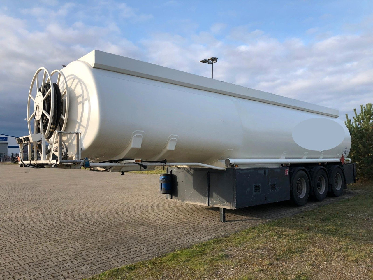 ROHR TAL-A-ZE 4Kammern*ADR*BENZIN*DIESEL*HEIZÖL - Semi-reboque cisterna: foto 2 ROHR TAL-A-ZE 4Kammern*ADR*BENZIN*DIESEL*HEIZÖL - Semi-reboque cisterna: foto 2