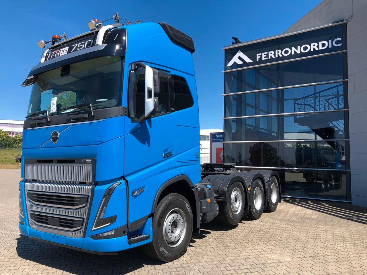Volvo FH16 750 XL 8x4 Tridem*100T*Kriechgänge*Retarder Volvo FH16 750 XL 8x4 Tridem*100T*Kriechgänge*Retarder - Tractor: foto 3 Volvo FH16 750 XL 8x4 Tridem*100T*Kriechgänge*Retarder Volvo FH16 750 XL 8x4 Tridem*100T*Kriechgänge*Retarder - Tractor: foto 3