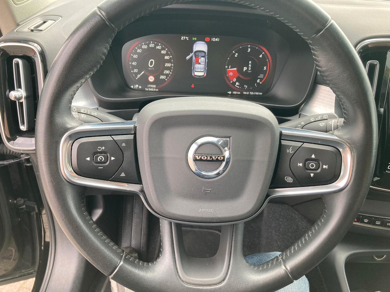Volvo XC 40 D3 Momentum Pro AWD - SUV: foto 5 Volvo XC 40 D3 Momentum Pro AWD - SUV: foto 5