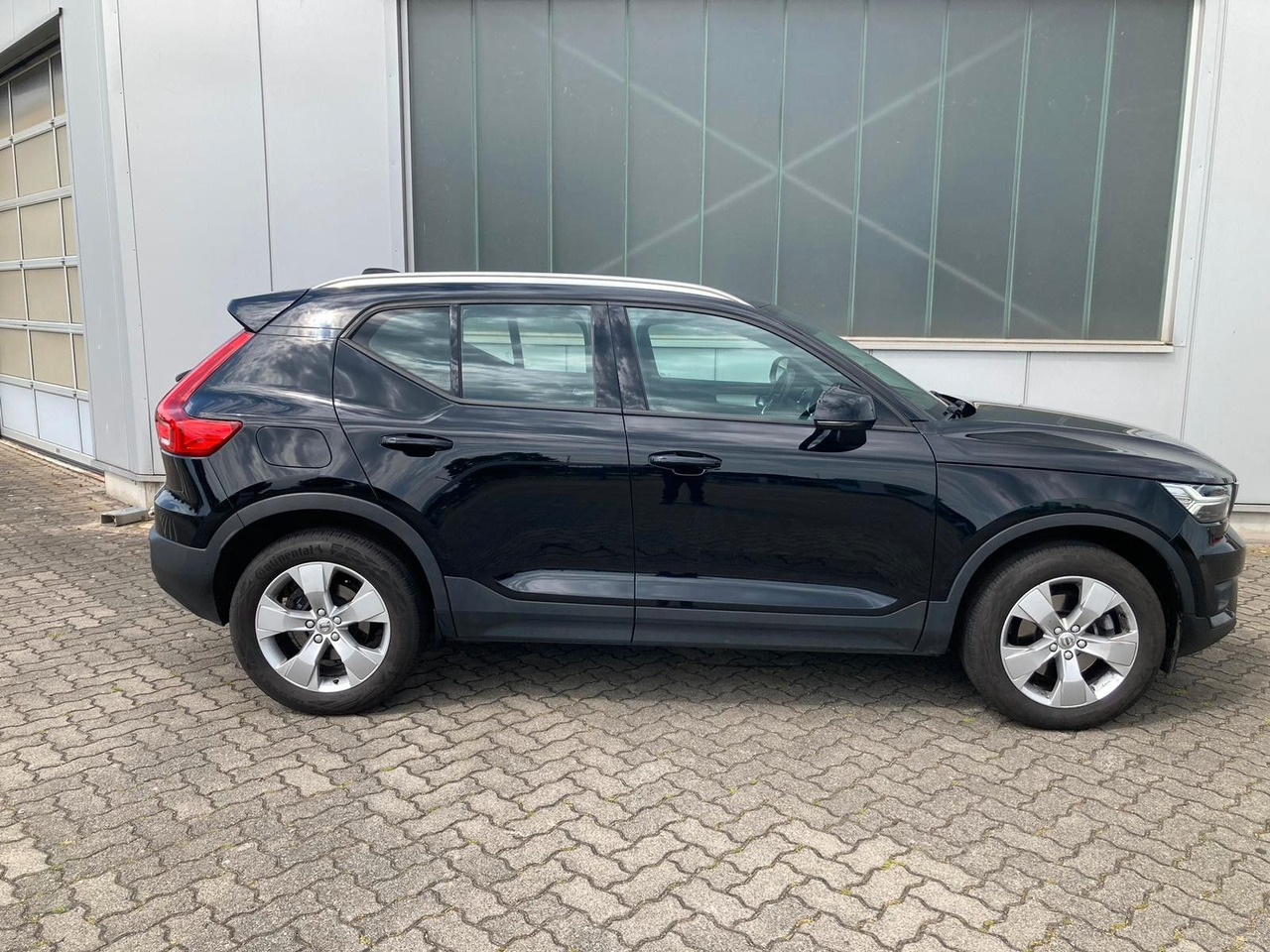 Volvo XC 40 D3 Momentum Pro AWD - SUV: foto 2 Volvo XC 40 D3 Momentum Pro AWD - SUV: foto 2